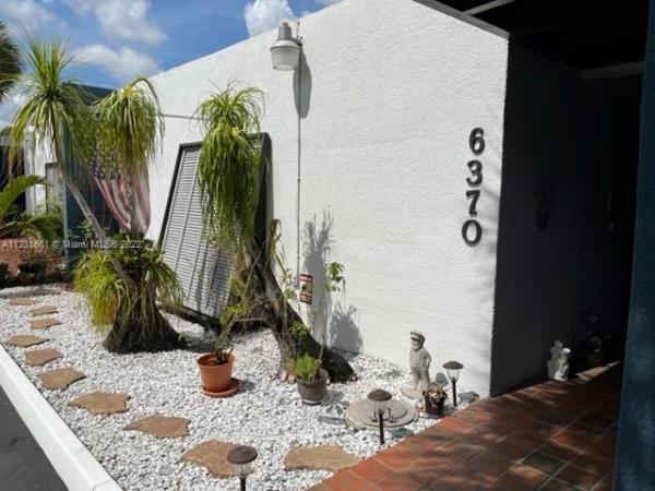 Windmill Gate, 6370 Milk Wagon Ln, Miami Lakes, Florida 33014, image 1