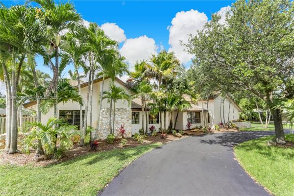 Granada West Estates, 9990 SW 127th Ter, Kendall, Florida 33176, image 1