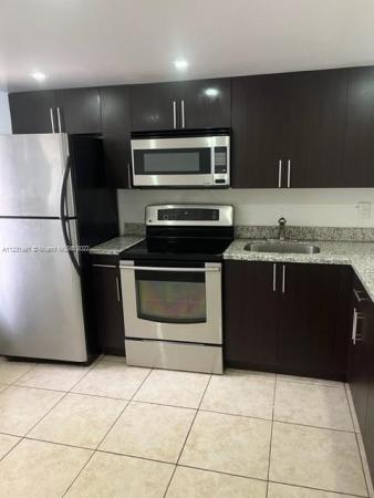 303 NE 187th St #702, Unincorporated Dade County, Florida 33179, image 2