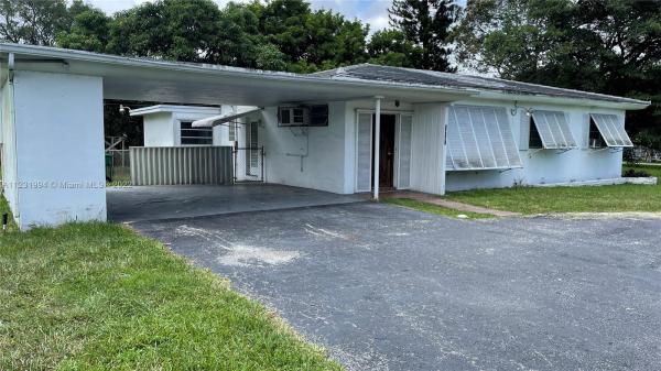 Biscayne Gardens, 13100 N Miami Ave, Golden Glades, Florida 33168, image 2