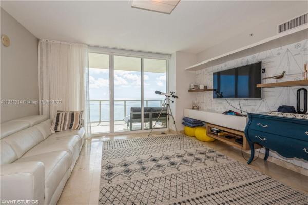 La Perla, 16699 Collins Ave #4003, Sunny Isles Beach, Florida 33160, image 2