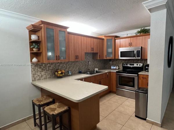 Los Palacios, 8013 W 6th Ave #J, Hialeah, Florida 33014, image 1