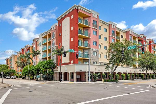 Valencia, 6001 SW 70th St #424, South Miami, Florida 33143, image 1