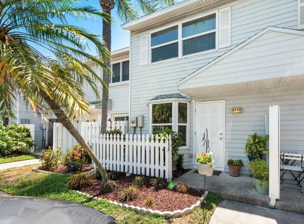 Sun Harbour Townhomes, 2525 NE 15th St, Pompano Beach, Florida 33062, image 1