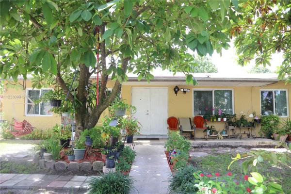Palmland Homes South, 15261 SW 303rd St, Leisure City, Florida 33033, image 2