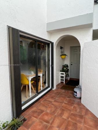 Mariner Village Garden, 3525 Magellan Cir #623, Aventura, Florida 33180, image 2