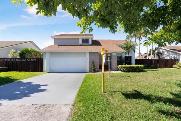 Lakes Of The Meadow, 15565 SW 54th St, Kendall West, Florida 33185, image 2