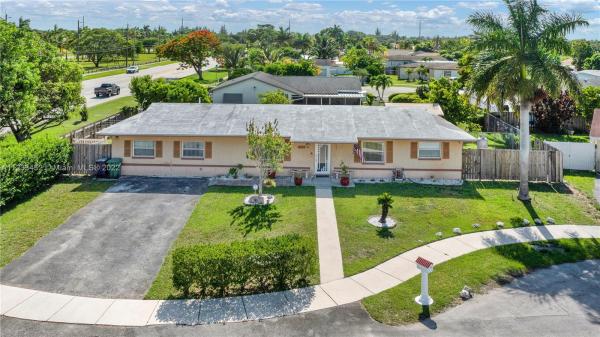 Meadow Wood Manor, 26770 SW 124th Ave, Kendale Lakes, Florida 33032, image 2