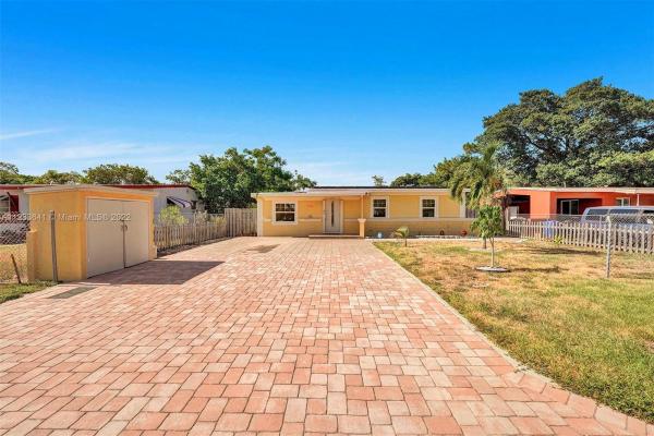 Lauderdale Manors, 1413 NW 13th Ct, Fort Lauderdale, Florida 33311, image 2