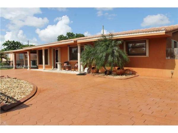 Lake View Park, 6975 W 10th Ct, Hialeah, Florida 33014, image 1