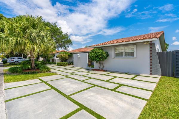 Alicia, 10701 SW 27th St, University Park, Florida 33165, image 1