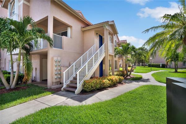 Royal Palm Place At The Hammocks, 10451 SW 157th Pl #207, The Hammocks, Florida 33196, image 2