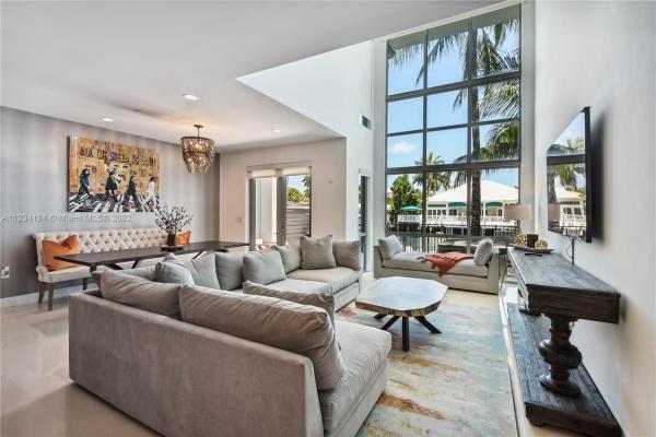 Palermo Yacht Club, 144 Isle Of Venice Dr, Fort Lauderdale, Florida 33301, image 1