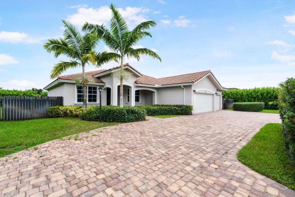 Estate Mansions, 12800 SW 222 St #, Goulds, Florida 33170, image 1