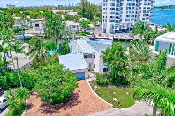 Sans Souci Estates, 2089 NE 121st Rd, North Miami, Florida 33181, image 2