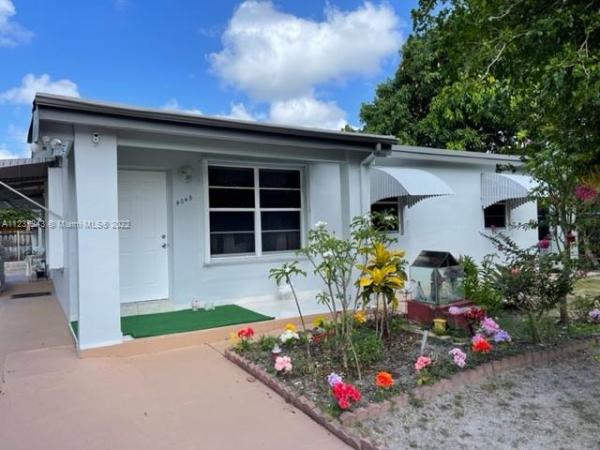 Westwood Lakes Residential, 4045 SW 111th Ave, Westwood Lakes, Florida 33165, image 2