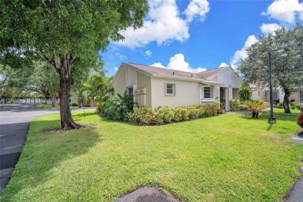 Sierra Ridge, 21393 NE 8th Ct #1, Ives Estates, Florida 33179, image 1