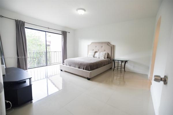 The Falls Of Inverrary, 6060 S Falls Circle Dr #425, Fort Lauderdale, Florida 33319, image 1