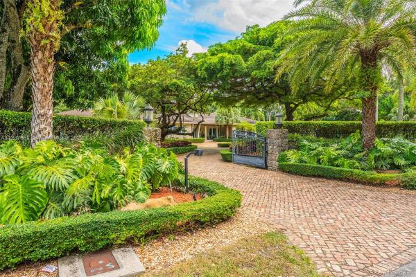 Felix Park Home Acres, 5912 SW 94th St, Pinecrest, Florida 33156, image 1