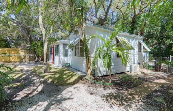 Fulford Highlands, 491 NE 163rd St, Golden Glades, Florida 33162, image 2