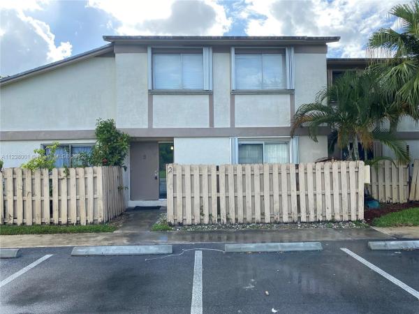 Country Squire Townhomes, 2950 NW 106th Ave #2, Sunrise, Florida 33322, image 1