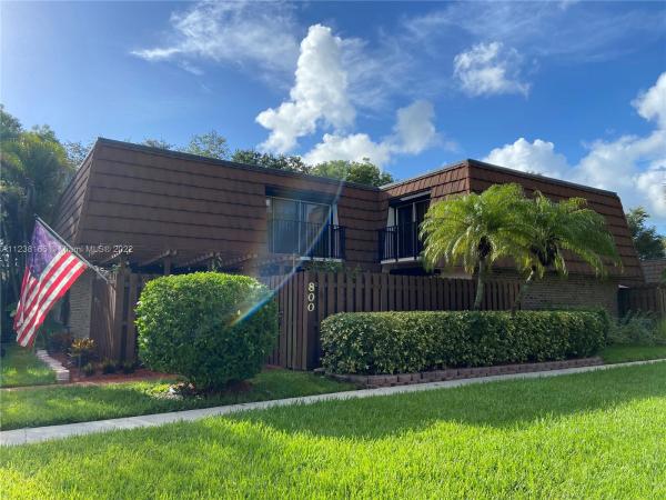 Village At Lake Pine, 800 SW 119th Way, Davie, Florida 33325, image 2