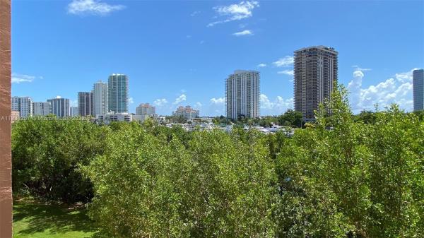 The Yacht Club At Aventura, 19601 E Country Club Dr #7404, Aventura, Florida 33180, image 2