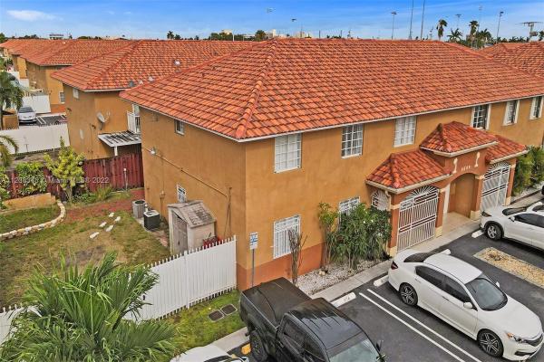 West Palm Villas, 2589 W 76th St #106, Hialeah, Florida 33016, image 1
