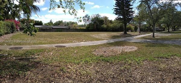 Pine Shore, 11000 SW 120th St, Three Lakes, Florida 33176, image 1