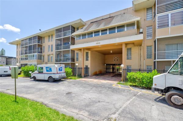 Town Square, 4848 NW 24th Ct #303, Lauderdale Lakes, Florida 33313, image 1