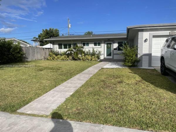 South Coral Homes, 9460 Jamaica Dr, Cutler Bay, Florida 33189, image 2