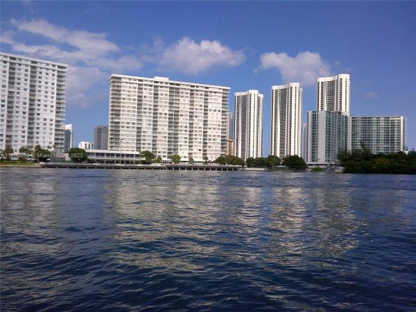 Arlen House Central, 300 Bayview Dr #810, Sunny Isles Beach, Florida 33160, image 2