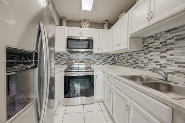 Westland Manor East, 6620 W 2nd Ct #205, Hialeah, Florida 33012, image 1