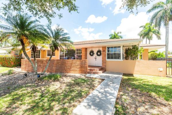 Downer Palms, 105 NE 18th St, Homestead, Florida 33030, image 1