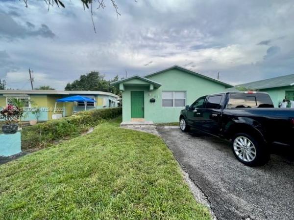 Foster Park, 611 NW 3rd Ct, Hallandale Beach, Florida 33009, image 1