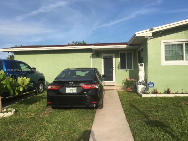 Pine Tree Manor, 19411 Gulfstream Rd #, Cutler Bay, Florida 33157, image 2