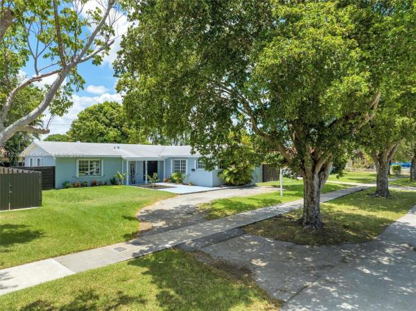 Bel Aire, 19700 Sterling Dr, Cutler Bay, Florida 33157, image 2