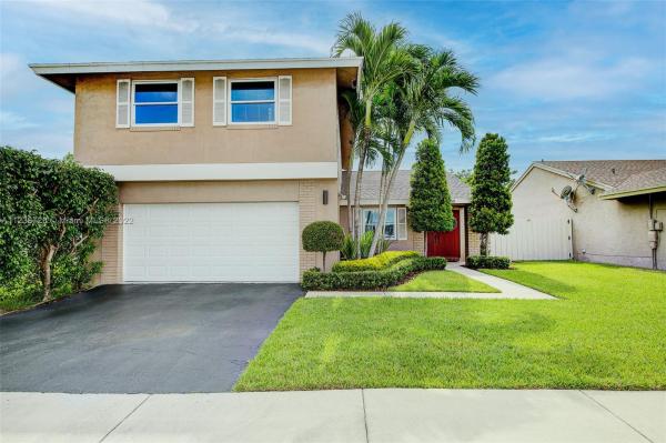 Shenandoah, 735 Thornridge Ave, Davie, Florida 33325, image 2