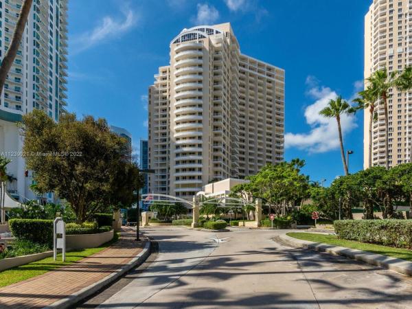 One Tequesta Point, 888 Brickell Key Dr #2909, Miami, Florida 33131, image 2