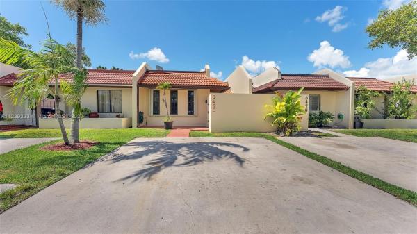 Townhomes Of Country Lake, 6460 NW 191st Ter #6460, Country Club, Florida 33015, image 1