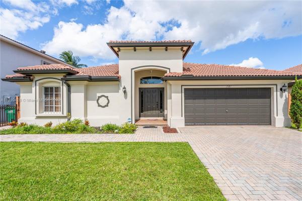 1581 SW 155th Ct, Unincorporated Dade County, Florida 33194, image 2
