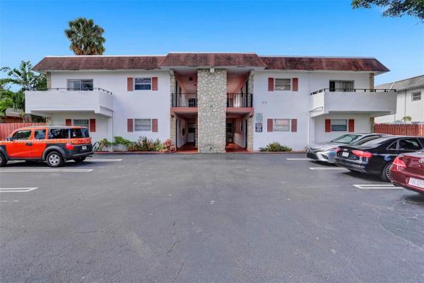 Parkway Gardens, 312 SW 1st St #E-3, Pompano Beach, Florida 33060, image 1