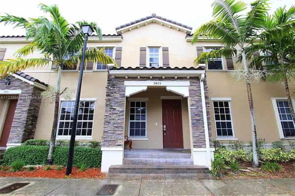 Kendall Commons Townhomes, 9425 SW 171st Pl, The Hammocks, Florida 33196, image 1