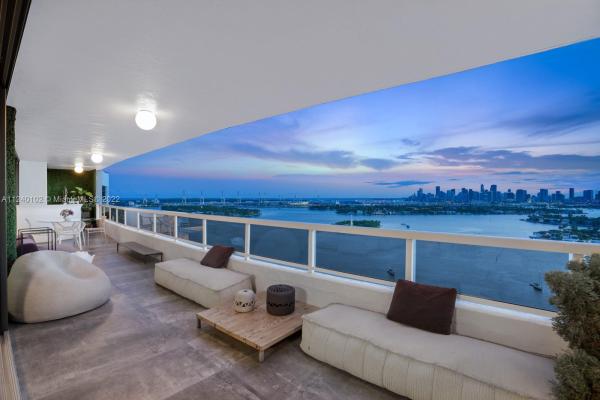 Nine Island Avenue, 9 Island Ave #T3, Miami Beach, Florida 33139, image 2