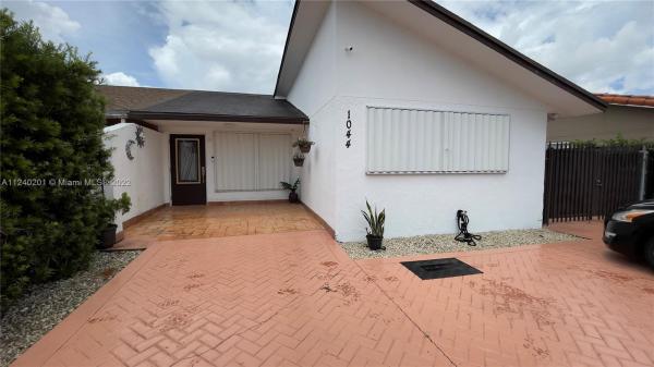 The Villas At International Gardens, 1044 SW 118th Ct, Tamiami, Florida 33184, image 1
