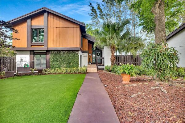 Arbor Green At Pembroke Lakes, 1610 W Sandpiper Cir, Pembroke Pines, Florida 33026, image 1