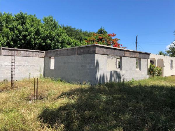 Irons Manor High Pine, 13945 NE 10th Ave, North Miami, Florida 33161, image 1
