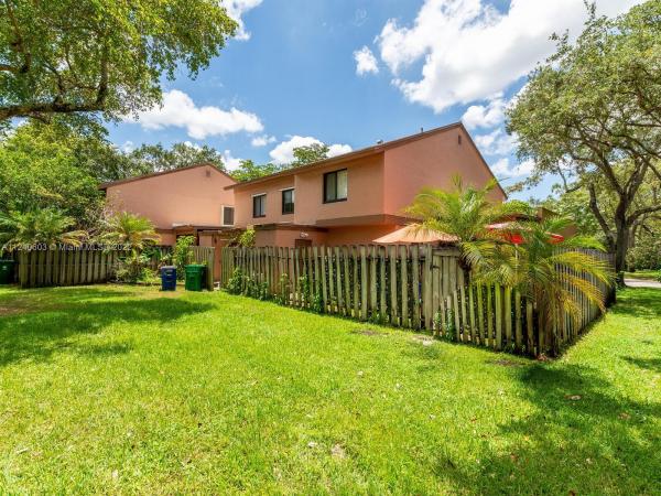 Townhomes Of Rock Creek, 37 Chestnut Cir #37, Cooper City, Florida 33026, image 1