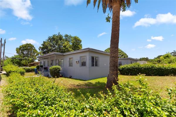 347 NE 108th St, Unincorporated Dade County, Florida 33161, image 2