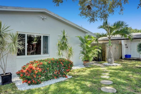 Fleetwood Manor, 1411 N 65th Ave, Hollywood, Florida 33024, image 1